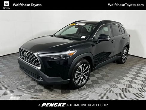 Used 2024 Toyota Corolla Cross XLE image 1