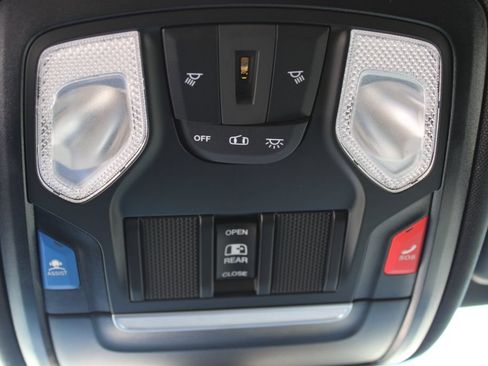 New 2026 RAM 1500 Express AWD/4WD image 16