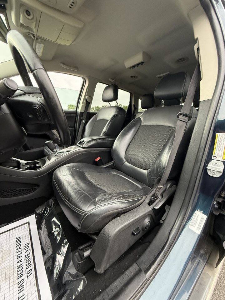 Used 2015 Dodge Journey Crossroad w/ Flexible Seating Group FWD image 17