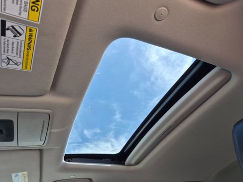 Used 2025 Honda CR-V EX-L image 11