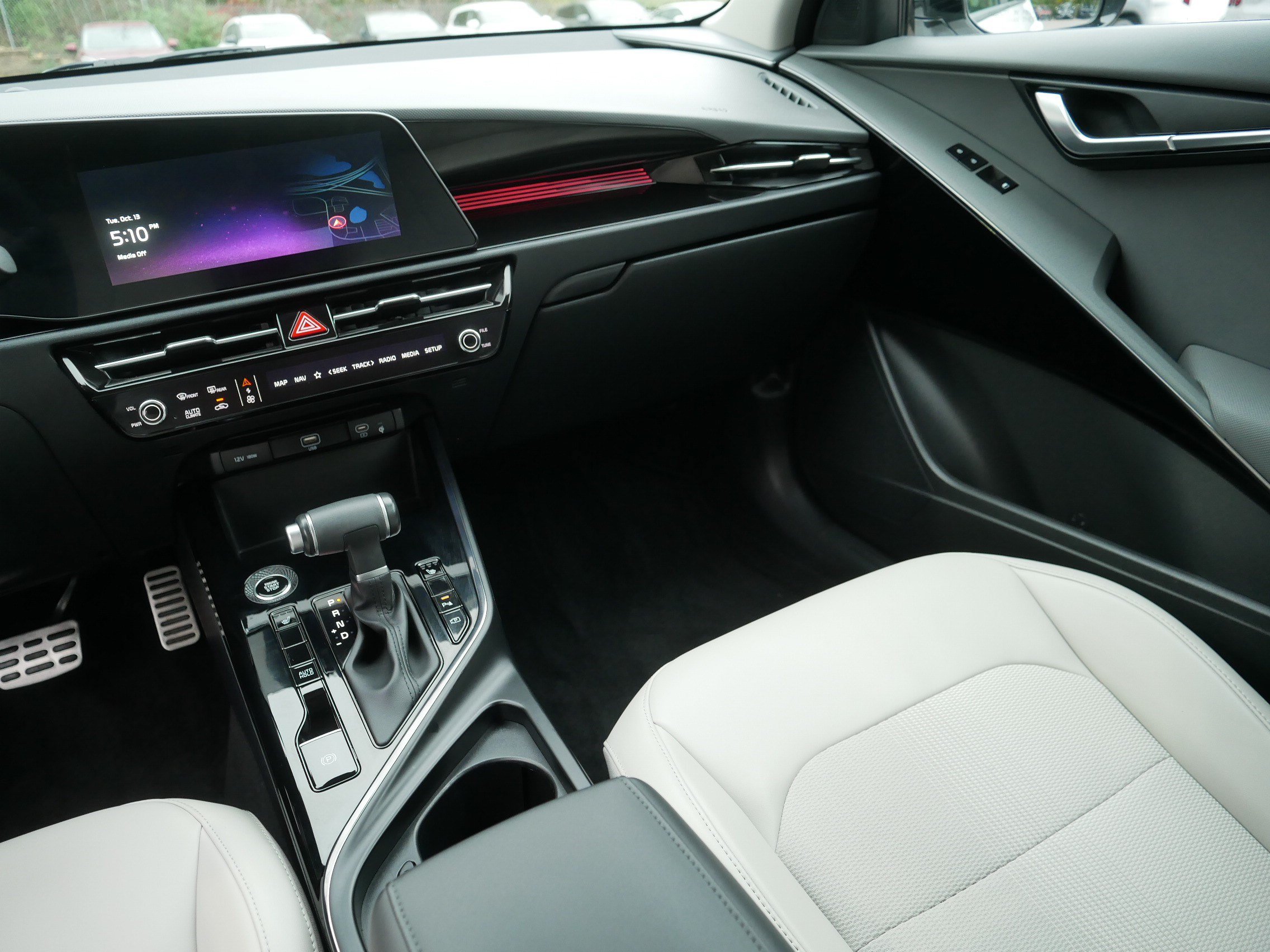 Certified 2025 Kia Niro EX Touring FWD image 11