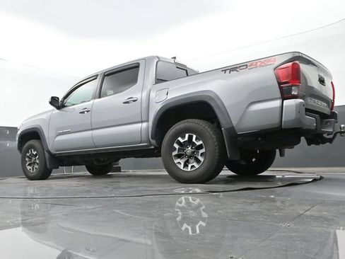 Used 2019 Toyota Tacoma TRD Off-Road AWD/4WD image 10