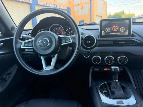 Used 2017 MAZDA MX-5 Miata RF Grand Touring RWD image 15