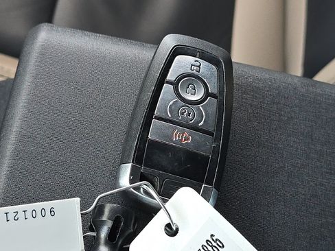 Used 2023 Ford Bronco Wildtrak AWD/4WD image 32