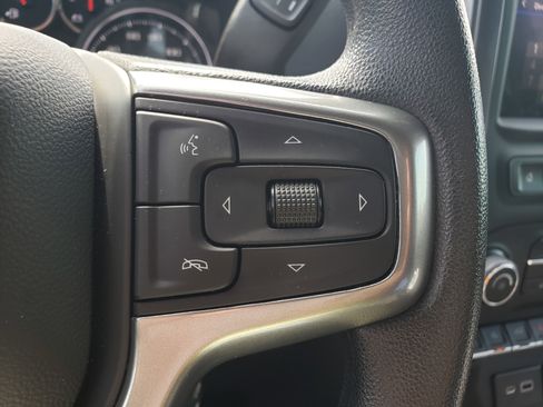 Used 2022 Chevrolet Silverado 1500 Custom w/ Safety Confidence Package AWD/4WD image 16