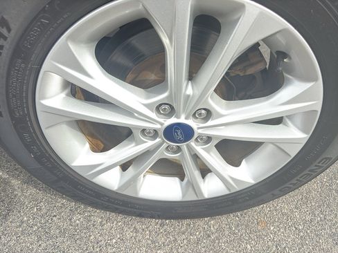 Used 2017 Ford Escape SE w/ Equipment Group 201A image 30