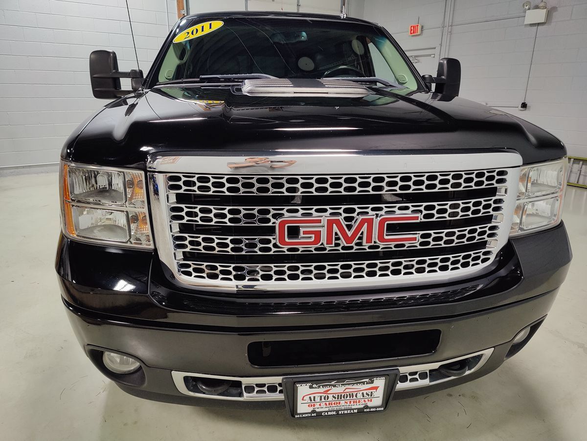 Used 2011 GMC Sierra 2500 Denali AWD/4WD image 3