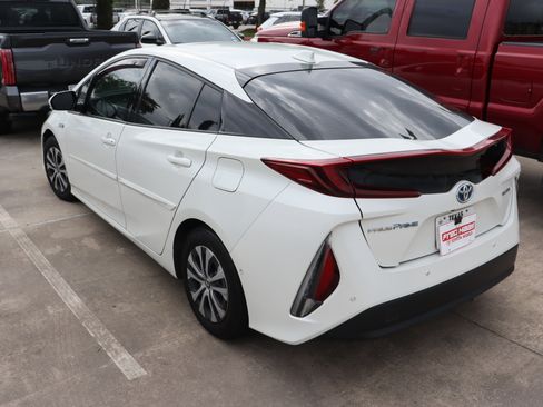 Used 2020 Toyota Prius Prime Limited image 5