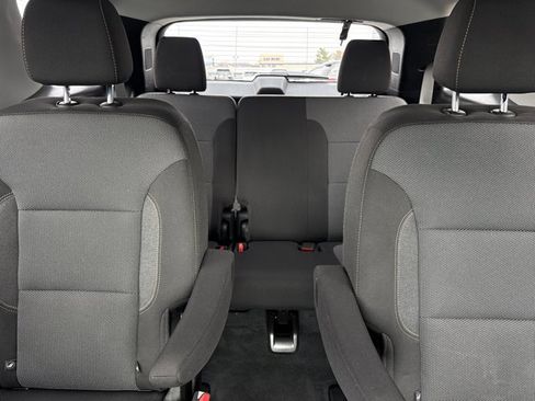 Used 2021 Chevrolet Traverse LT image 19