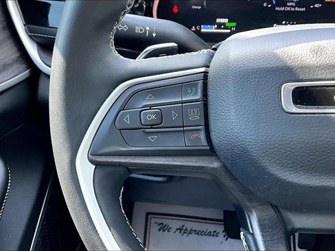 Used 2022 Jeep Grand Cherokee Summit AWD/4WD image 12