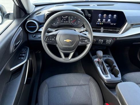 Used 2026 Chevrolet Trax LS FWD image 21