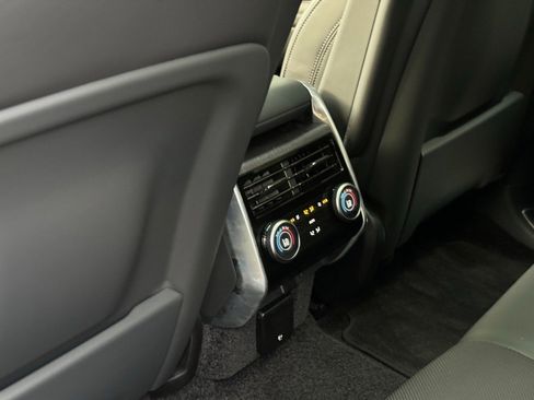 New 2025 Land Rover Range Rover SE image 16