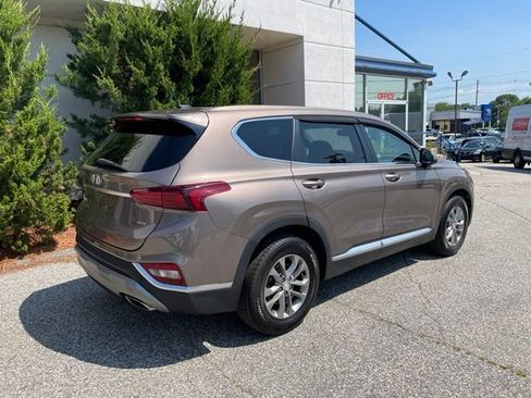 Used 2019 Hyundai Santa Fe SE AWD/4WD image 7