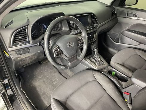 Used 2018 Hyundai Elantra Value Edition FWD image 3