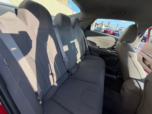 Used 2024 Hyundai Elantra SEL FWD image 19