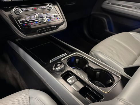 Used 2022 Lincoln Corsair AWD w/ Premium Package image 29