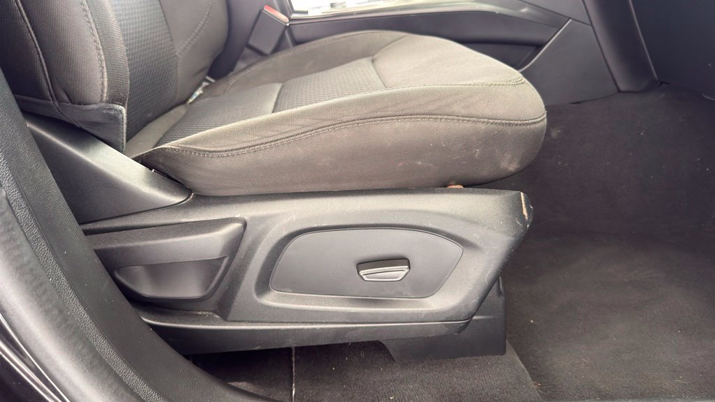 Used 2023 Ford Explorer XLT AWD/4WD image 38
