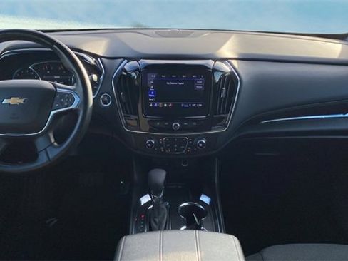 Used 2023 Chevrolet Traverse LT image 15