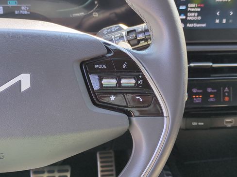 Used 2023 Kia Niro EX Touring image 19