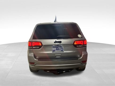 Used 2020 Jeep Grand Cherokee Altitude RWD image 8