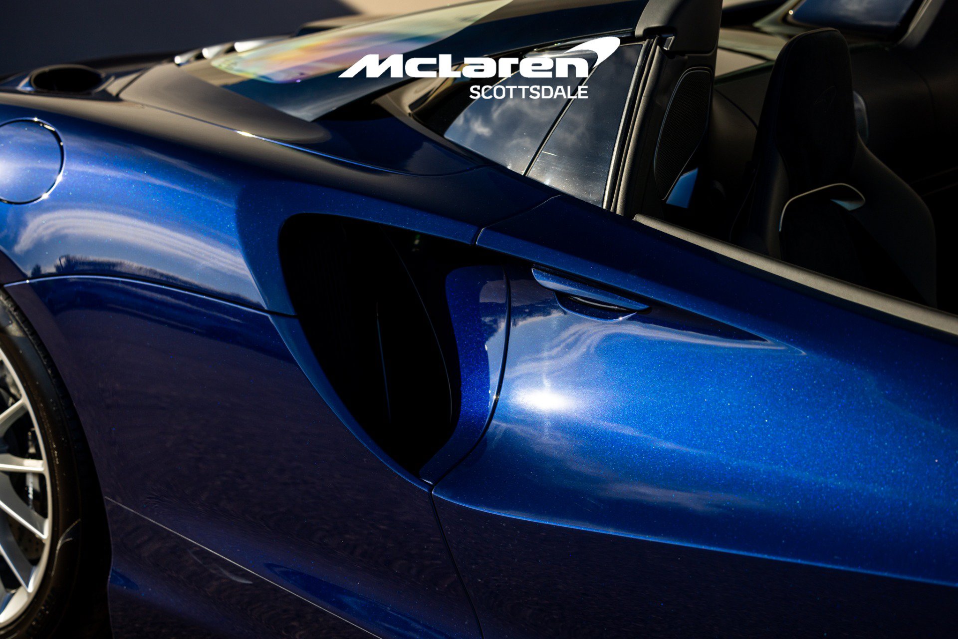 Used 2025 McLaren Artura Spider RWD image 41