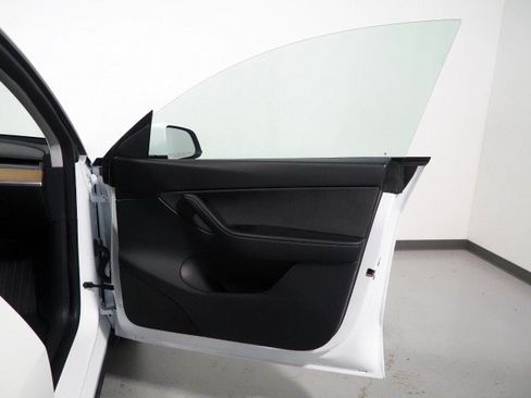 Used 2020 Tesla Model Y Long Range AWD/4WD image 57