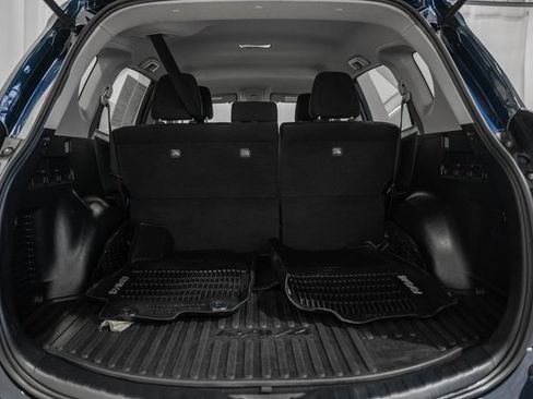 Used 2017 Toyota RAV4 LE image 8