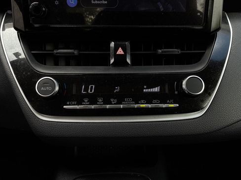 Used 2025 Toyota Corolla LE FWD image 24