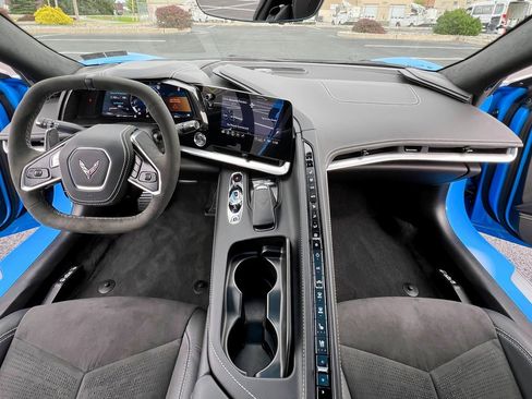 Used 2023 Chevrolet Corvette Stingray Premium Cpe w/ 3LT image 4