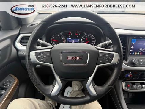 Used 2023 GMC Acadia SLE image 12
