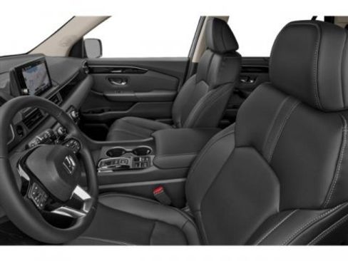 New 2025 Honda Pilot Touring image 9