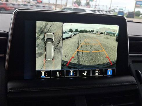 Used 2022 Chevrolet Suburban LT w/ LT Signature Plus Package AWD/4WD image 22