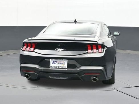 Used 2025 Ford Mustang Premium image 11