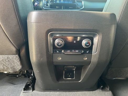 Used 2022 Chevrolet Tahoe Z71 w/ Z71 Off-Road Package image 20