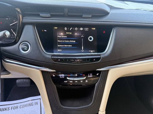 Used 2018 Cadillac XT5 Luxury w/ Driver Awareness Package AWD/4WD image 18