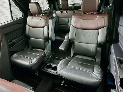 Used 2020 Ford Explorer Platinum w/ Premium Technology Package image 11