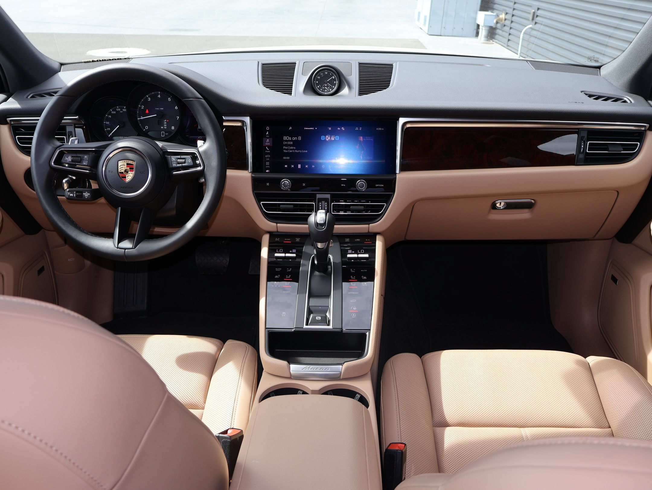 Certified 2026 Porsche Macan AWD/4WD image 29