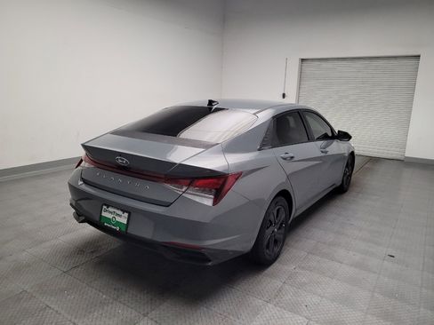 Used 2022 Hyundai Elantra SEL FWD image 9