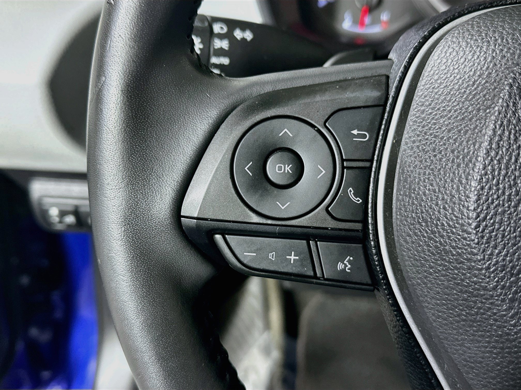 Used 2021 Toyota Corolla SE FWD image 16