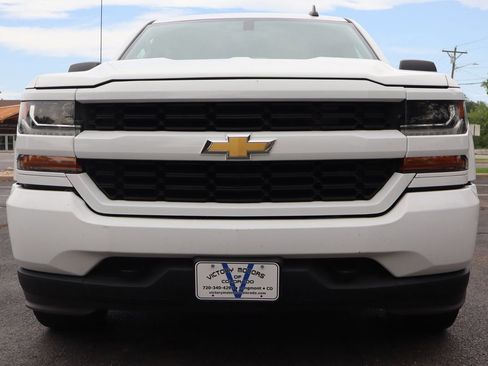 Used 2018 Chevrolet Silverado 1500 Custom w/ Custom Value Package RWD image 13
