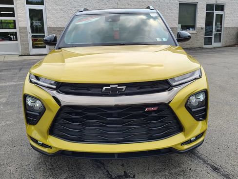 Used 2023 Chevrolet TrailBlazer RS w/ Sun and Liftgate Package AWD/4WD image 3
