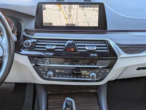 Used 2020 BMW 530i xDrive w/ Executive Package image 28