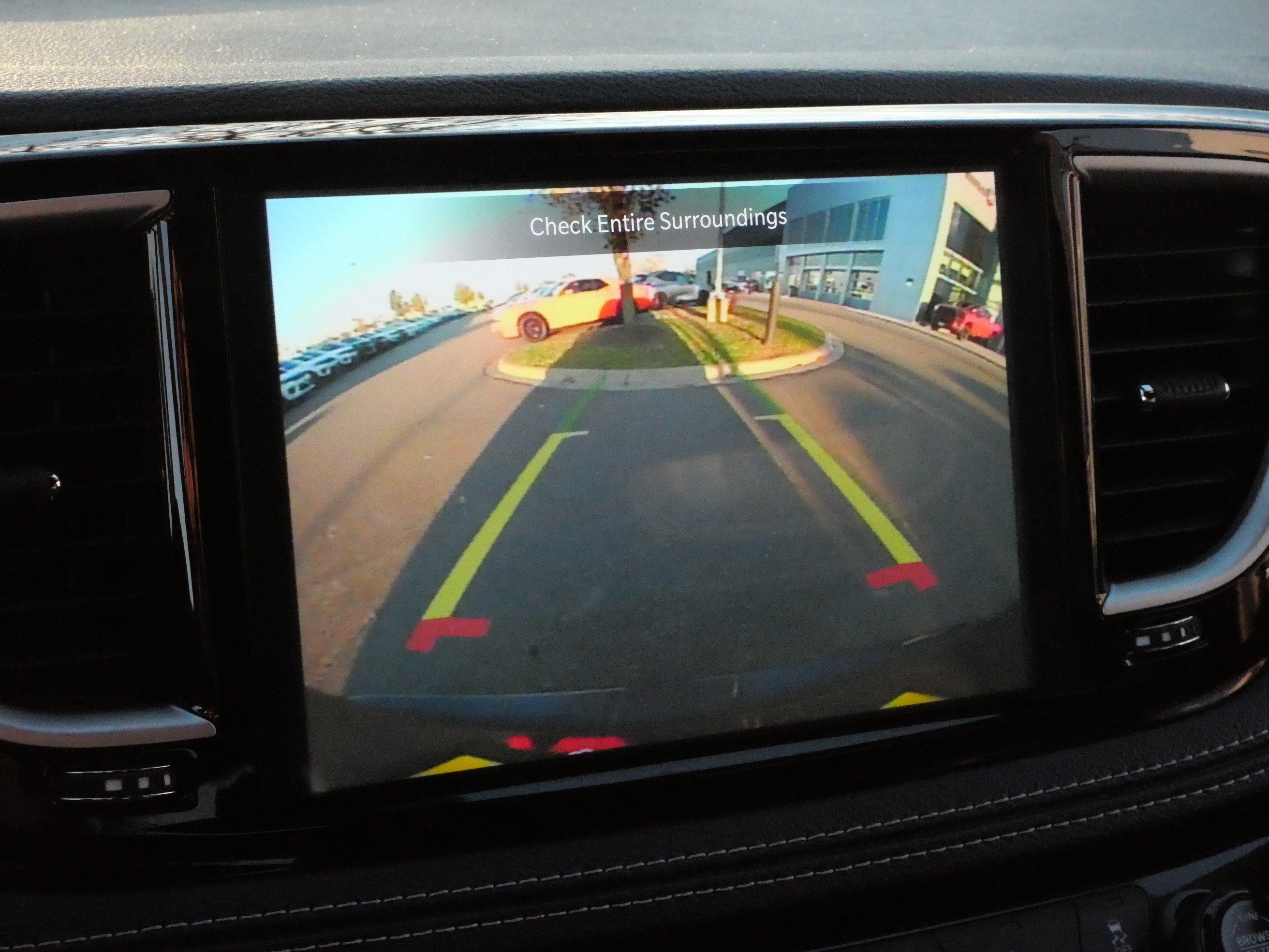 Used 2025 Chrysler Pacifica Select FWD image 31