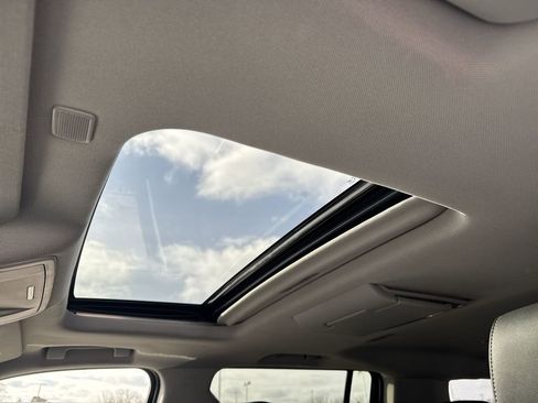 Certified 2017 GMC Yukon XL SLT w/ Open Road Package image 19