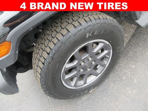 Used 2020 Jeep Gladiator Overland AWD/4WD image 3