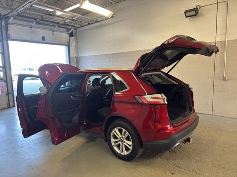 Used 2019 Ford Edge SEL w/ Equipment Group 201A AWD/4WD image 10