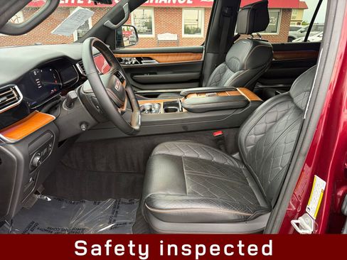 Used 2024 Jeep Grand Wagoneer L Series III AWD/4WD image 10