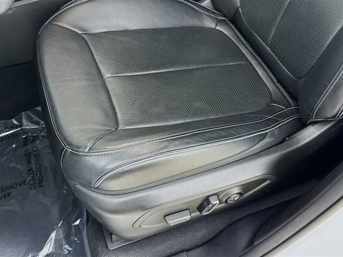 Used 2023 Jeep Grand Cherokee Overland image 20