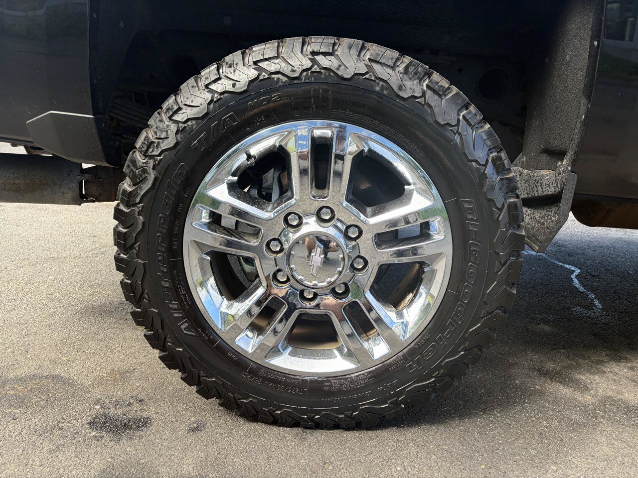 Used 2017 Chevrolet Silverado 2500 High Country w/ Duramax Plus Package AWD/4WD image 18