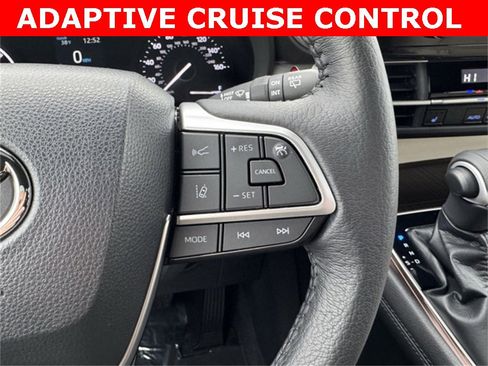 Certified 2023 Toyota Sienna XLE image 31